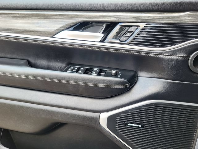 Used 2022 Jeep Wagoneer Series III AWD/4WD image 12