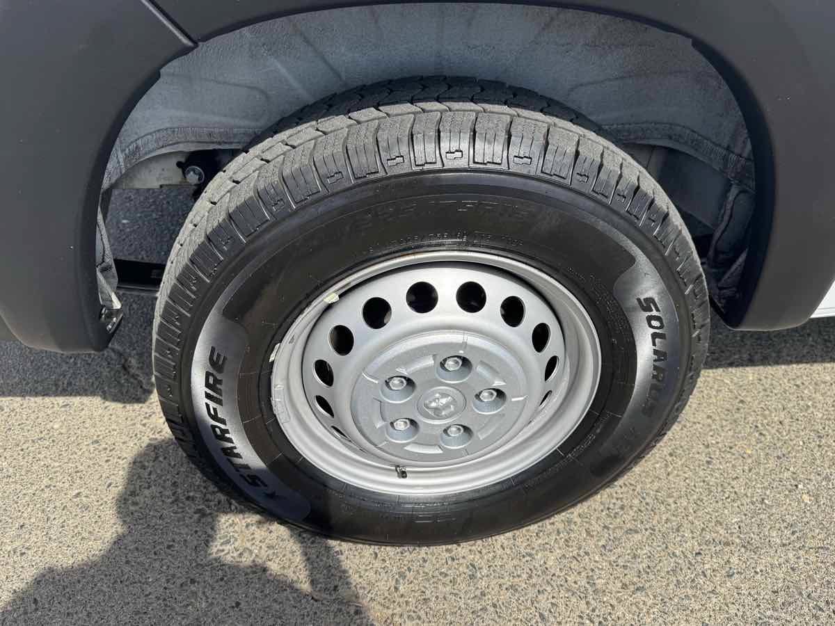 Used 2025 RAM ProMaster 2500 FWD image 38