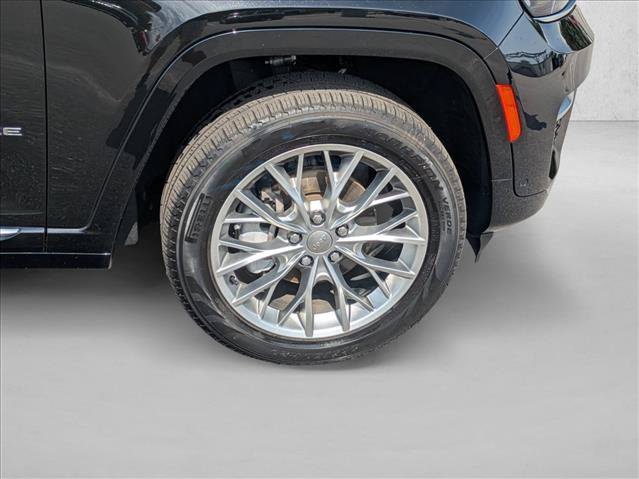 Used 2024 Jeep Grand Cherokee Summit w/ Adv Protech Group IV AWD/4WD image 20