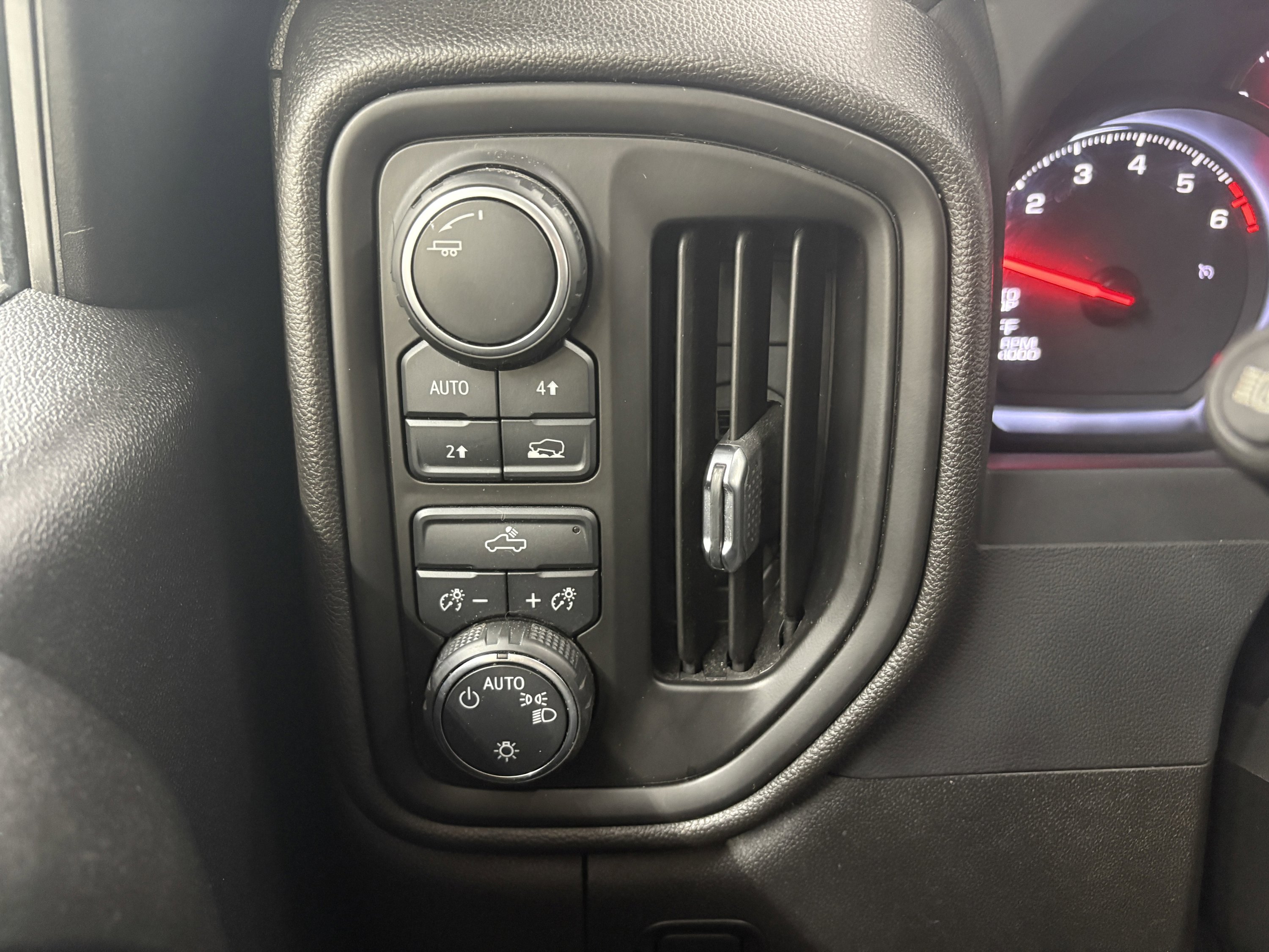 Used 2023 Chevrolet Silverado 1500 Custom w/ LPO, Dark Essentials Package image 17