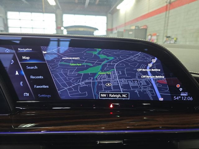 Used 2023 Cadillac Escalade Premium Luxury w/ Performance Package image 23