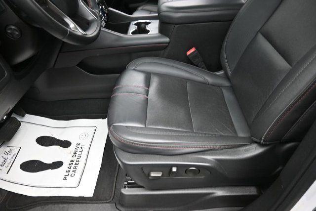 Used 2024 Chevrolet Suburban RST w/ Luxury Package AWD/4WD image 15