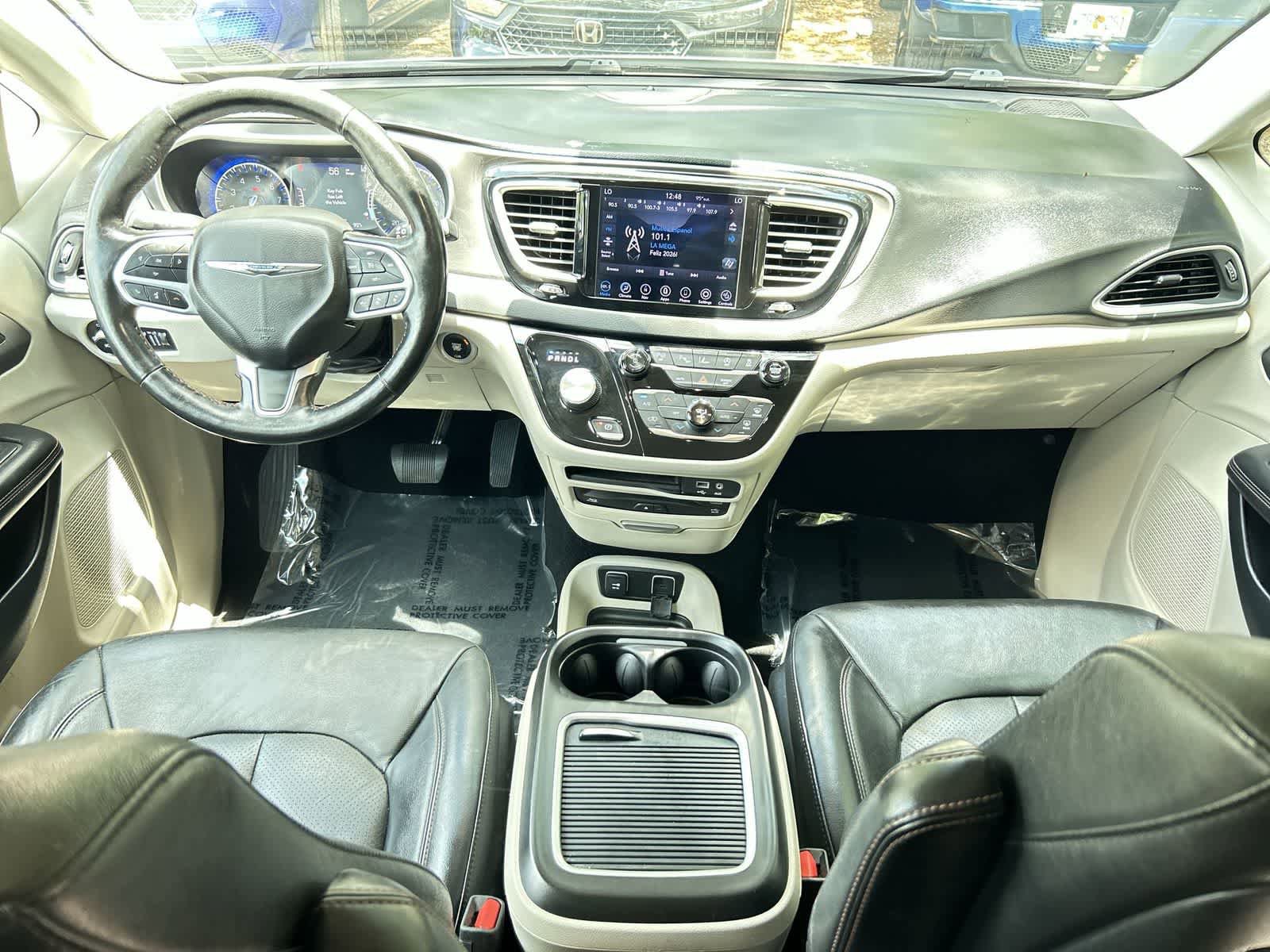 Used 2020 Chrysler Pacifica Touring-L Plus FWD image 15