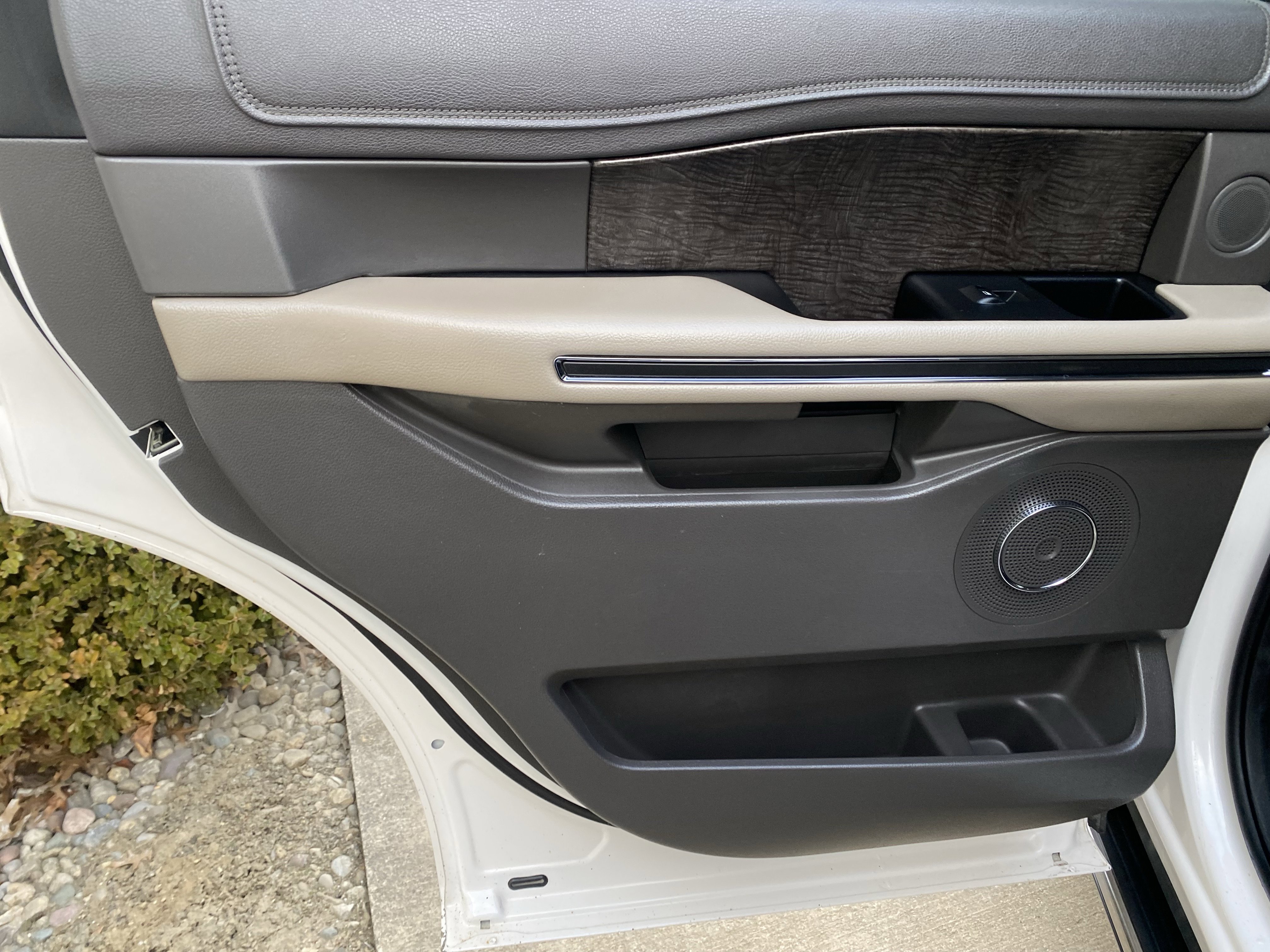 Used 2018 Ford Expedition Limited w/ Driver Assistance Package image 15