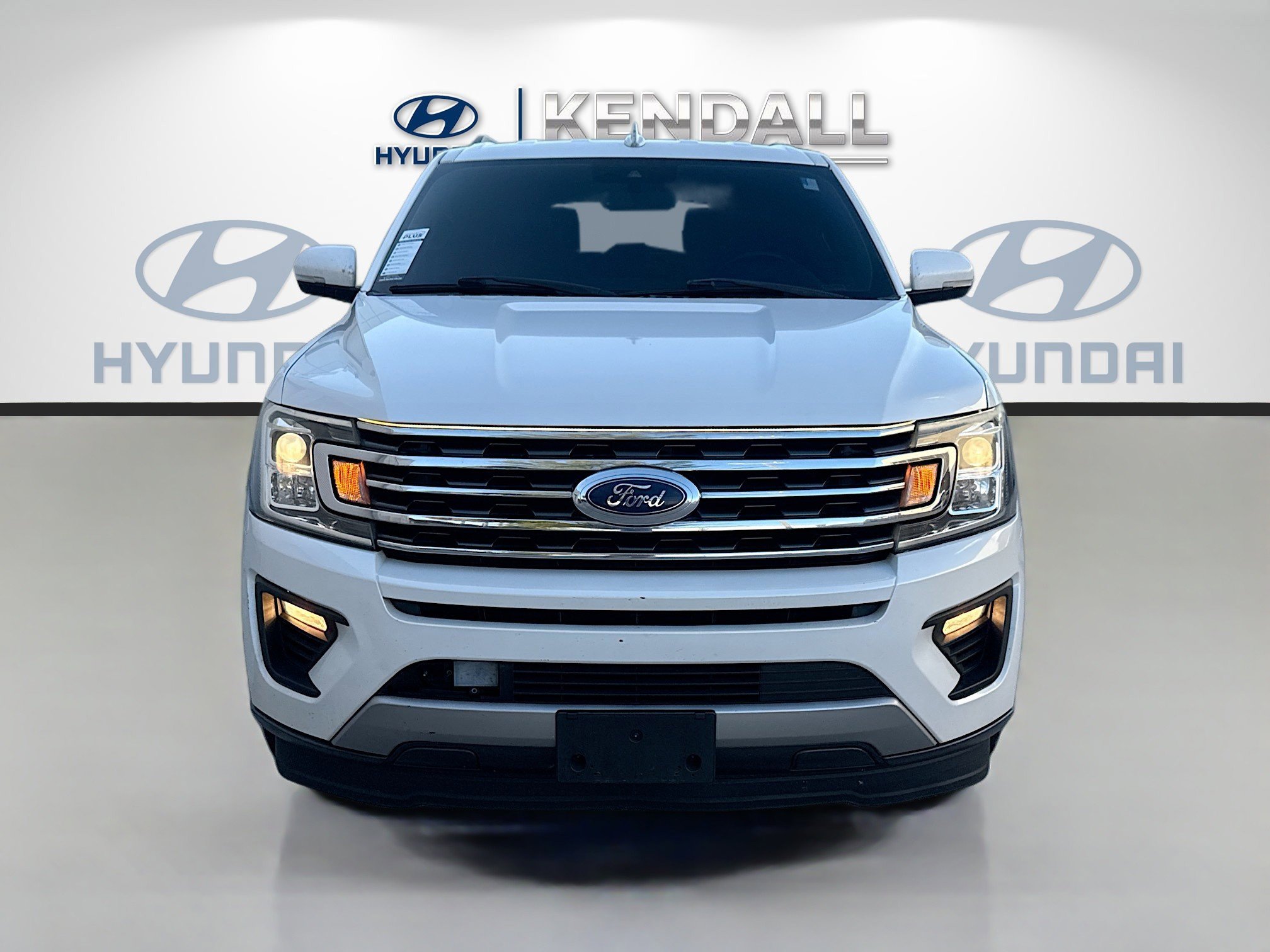 Used 2018 Ford Expedition Max XLT w/ Equipment Group 202A image 2