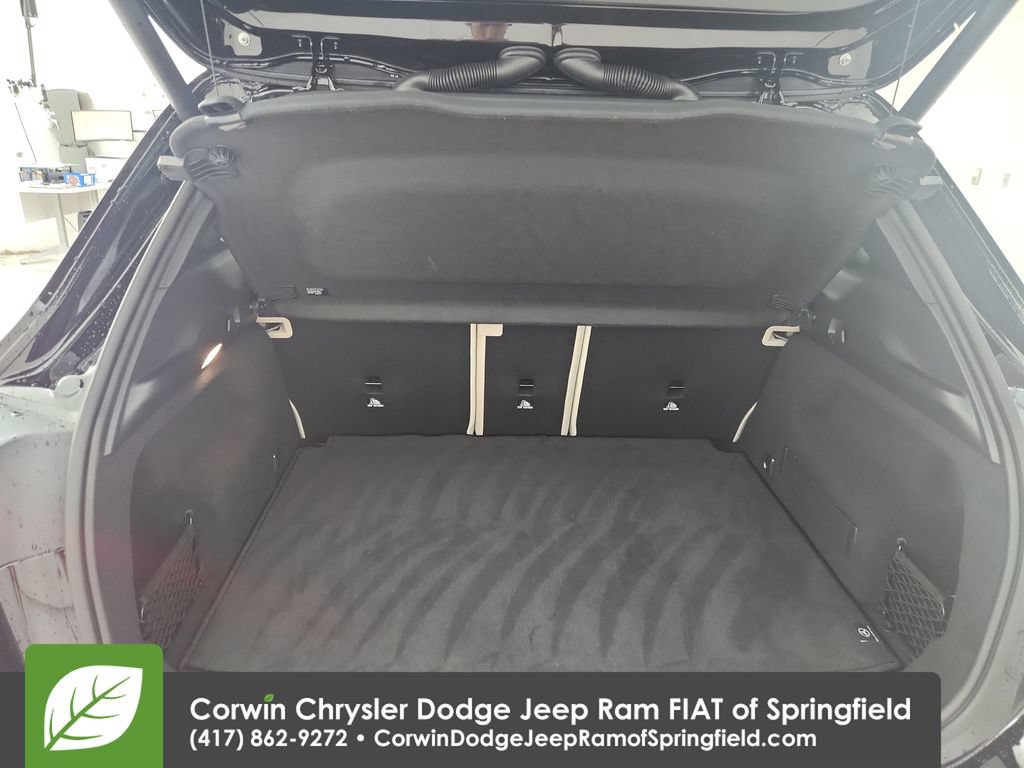 Used 2025 Mercedes-Benz GLA 250 4MATIC image 30