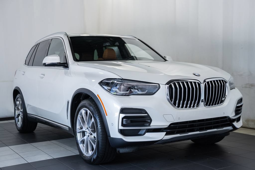 Used 2023 BMW X5 xDrive40i w/ Premium Package AWD/4WD image 1