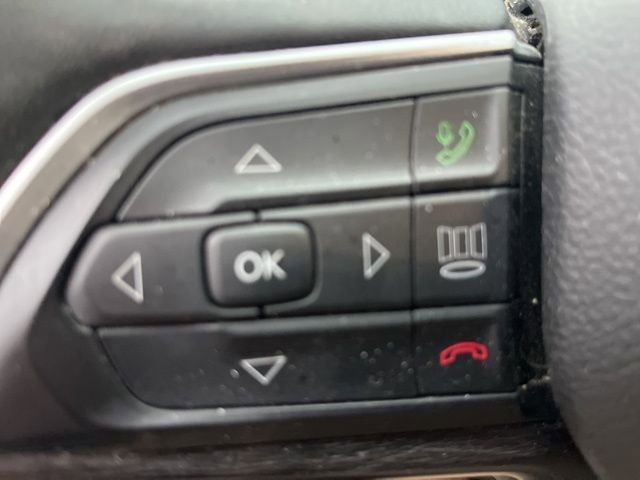 Used 2023 Jeep Grand Cherokee Limited image 17