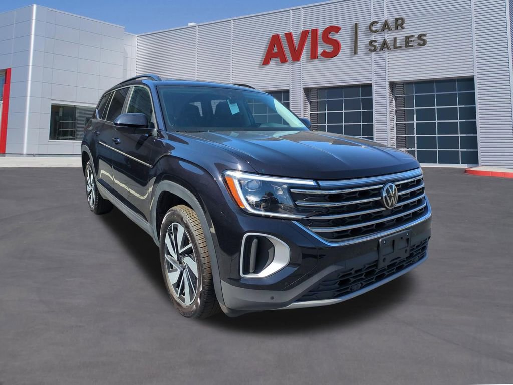 Used 2025 Volkswagen Atlas SE image 3