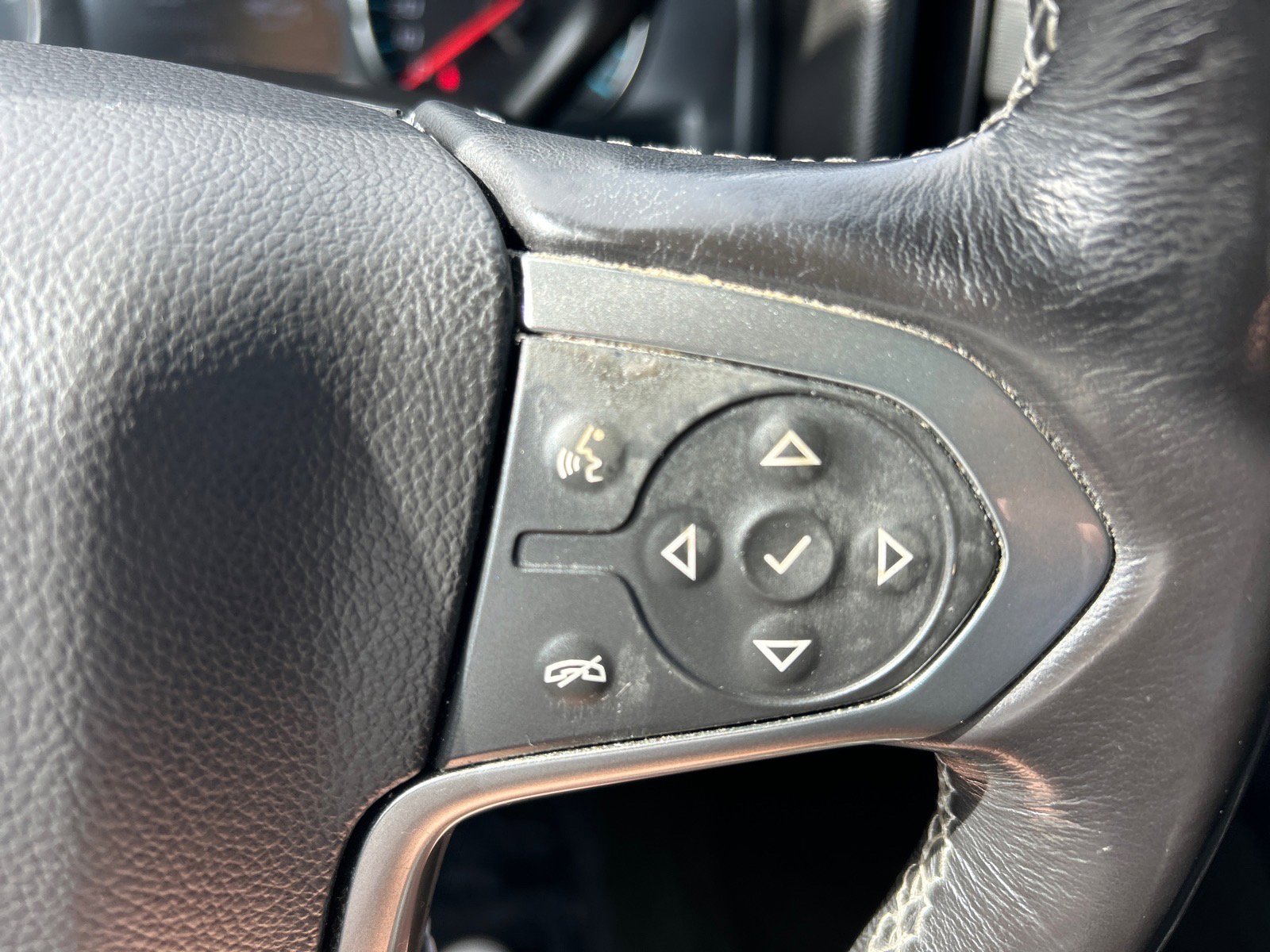 Used 2018 Chevrolet Silverado 1500 LT AWD/4WD image 22