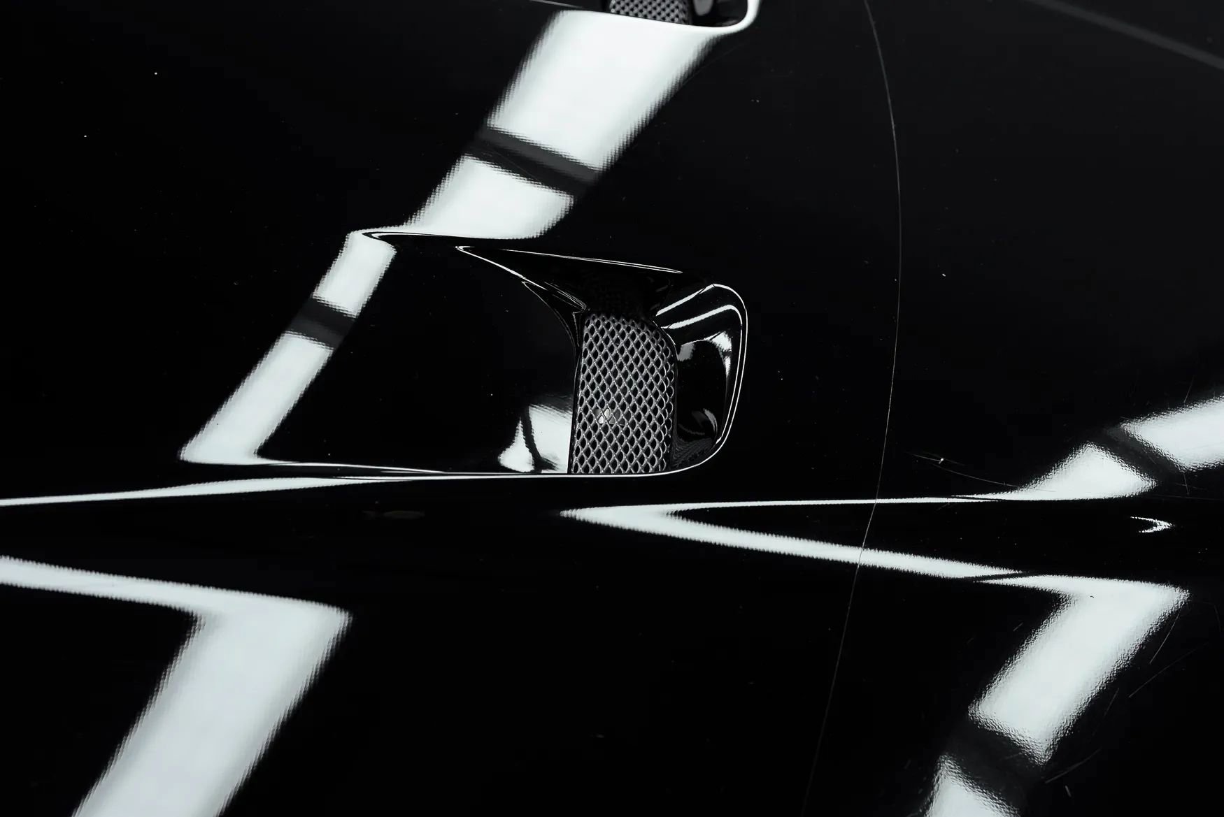 Used 2009 Aston Martin DBS Coupe 2D image 41