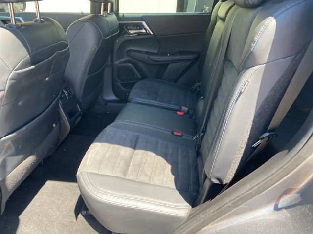 Used 2023 Mitsubishi Outlander SE FWD image 22