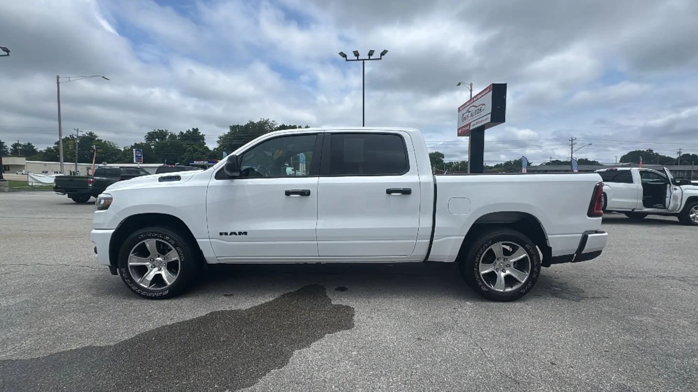Used 2025 RAM 1500 Tradesman AWD/4WD image 2