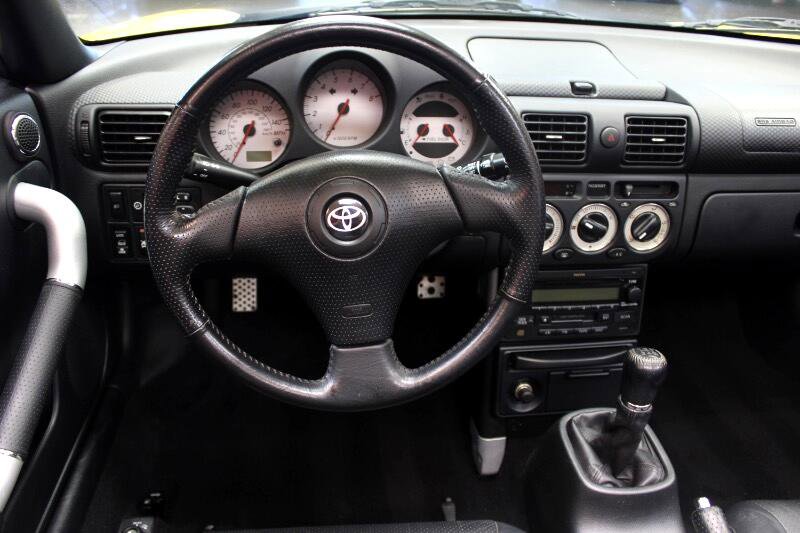 Used 2004 Toyota MR2 image 26