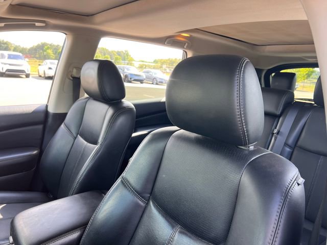 Used 2017 Nissan Pathfinder Platinum FWD image 13