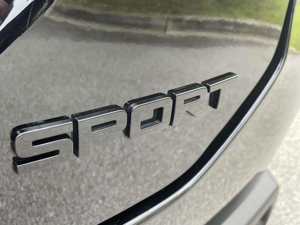 Used 2025 Honda Pilot Sport image 8