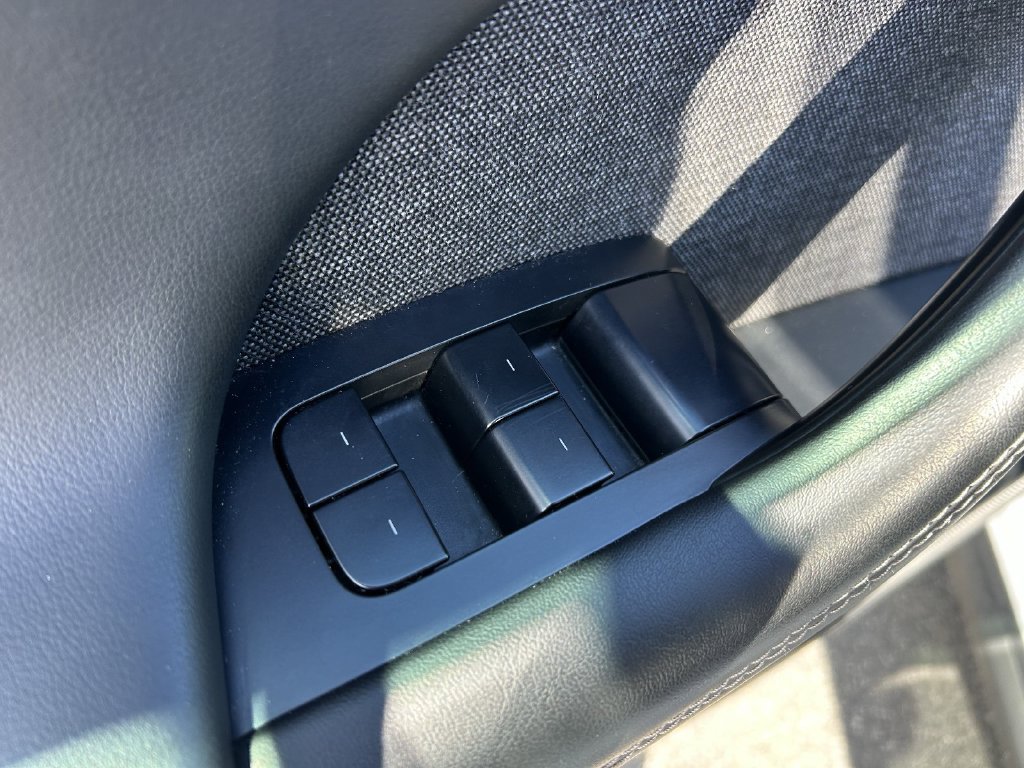 Used 2023 Tesla Model X AWD/4WD image 22