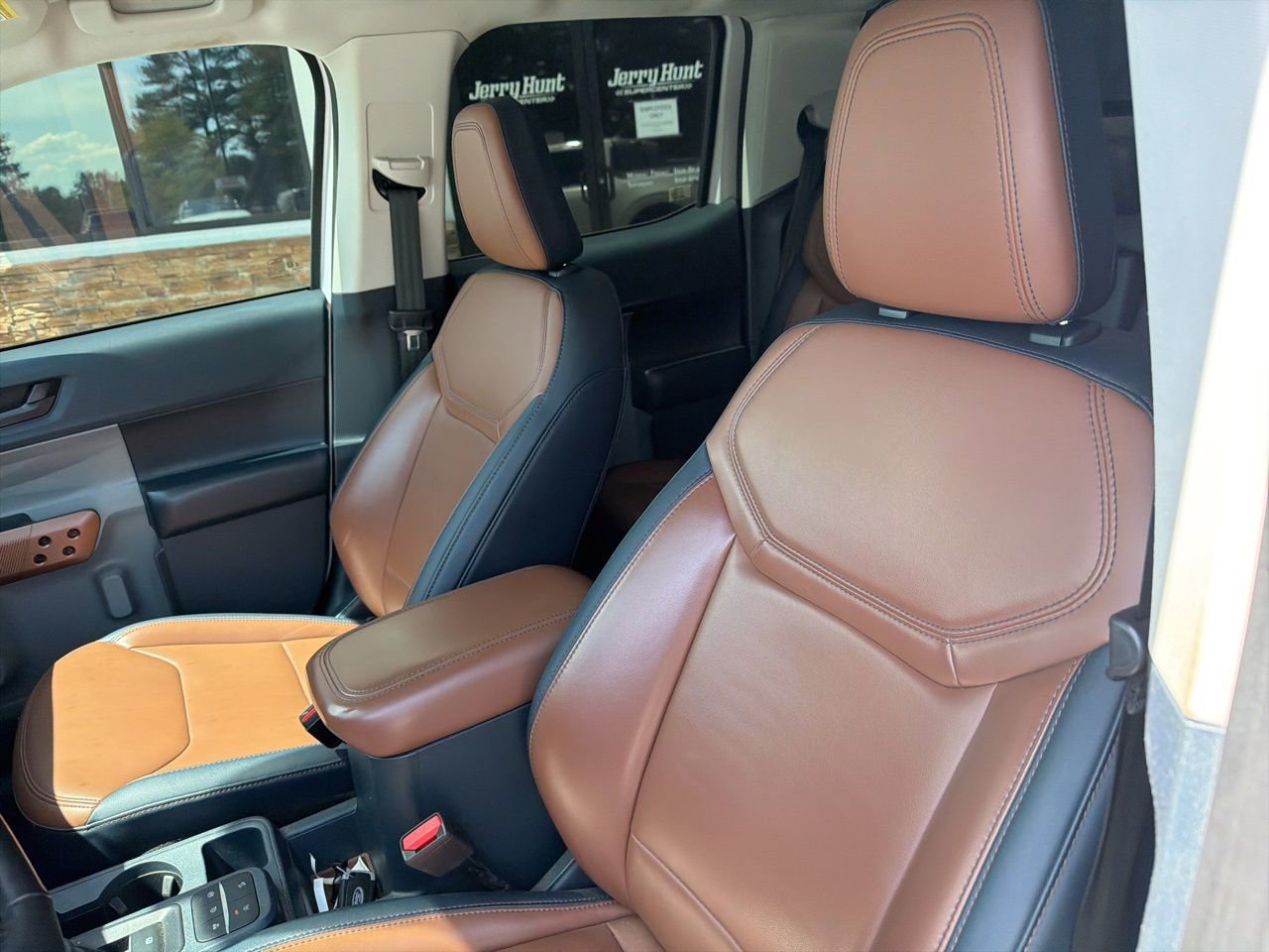 Used 2022 Ford Maverick Lariat w/ Lariat Luxury Package image 3