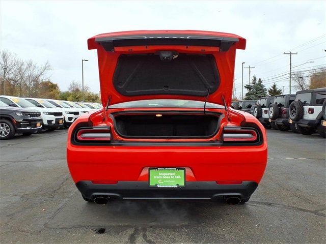 Certified 2016 Dodge Challenger R/T Plus image 10