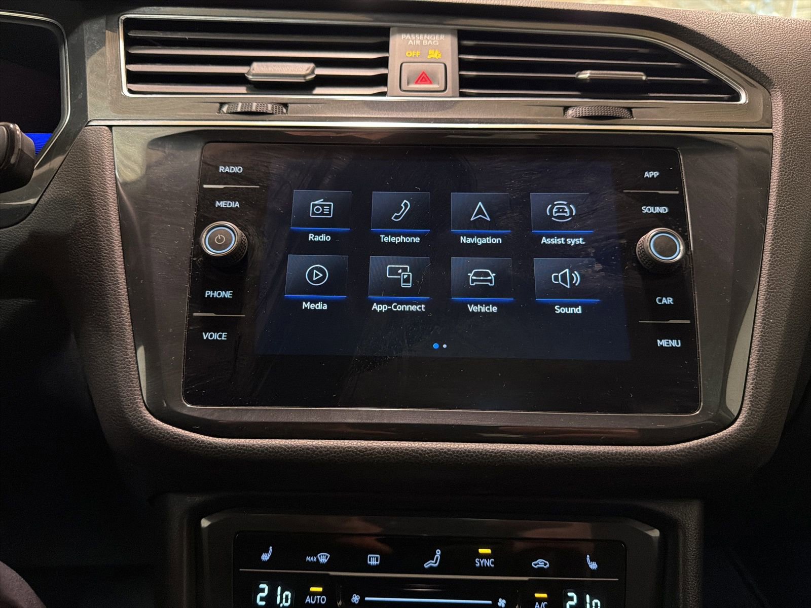 Used 2022 Volkswagen Tiguan SE image 20