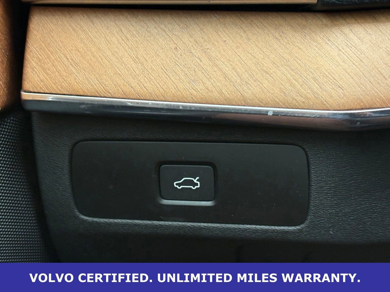 Certified 2024 Volvo XC90 B5 Plus w/ Protection Package Premier AWD/4WD image 19