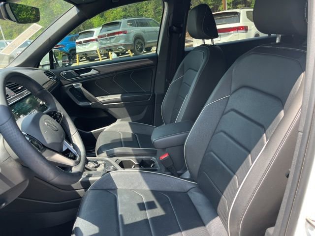 Used 2022 Volkswagen Tiguan SEL R-Line image 8