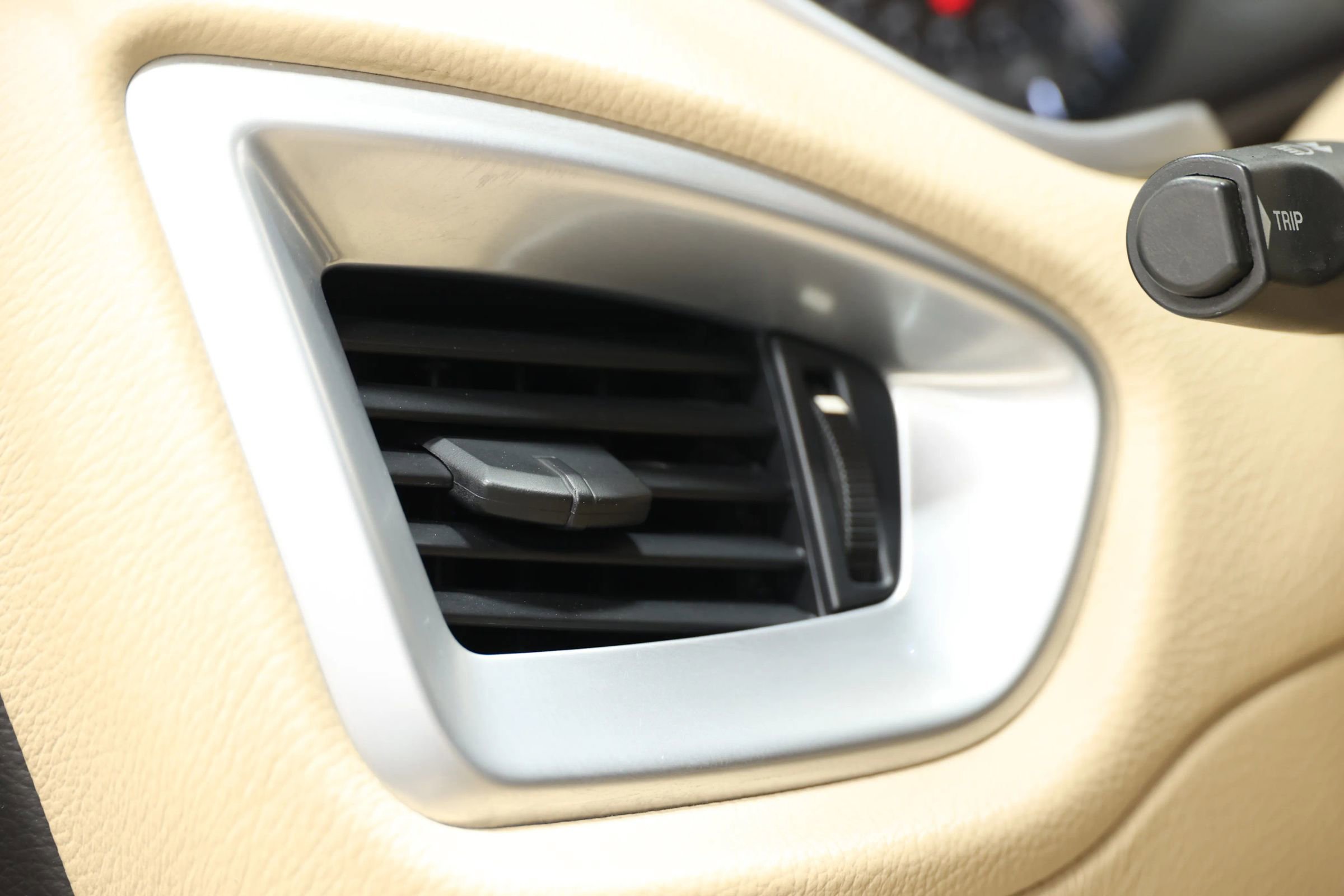 Used 2016 Aston Martin Vanquish Volante image 21