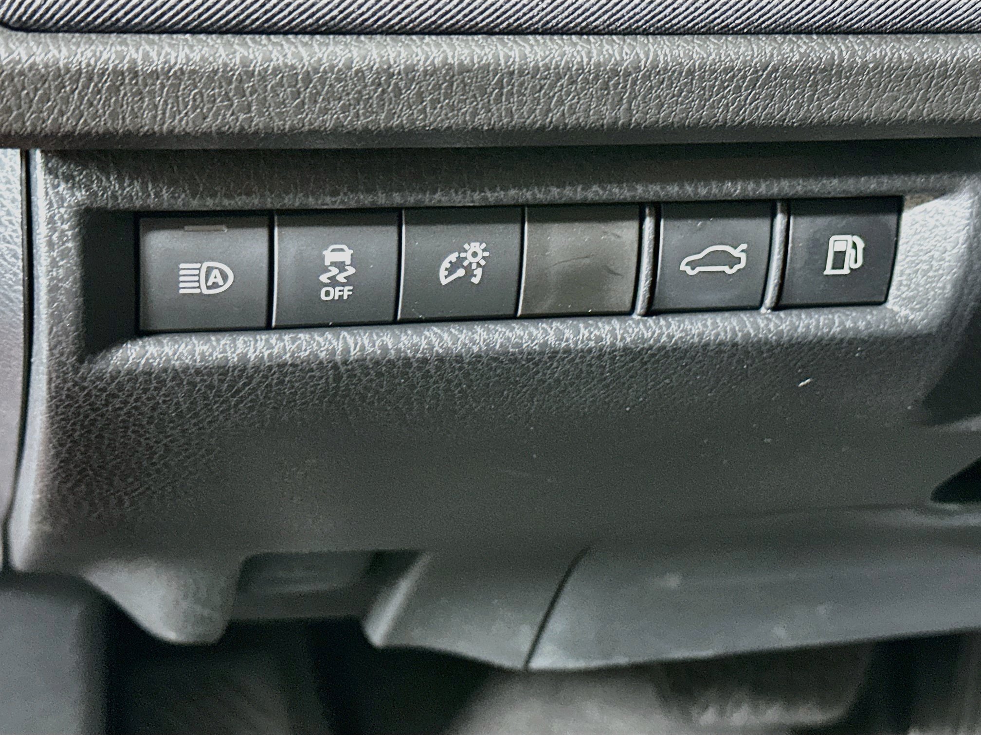 Used 2026 Toyota Camry LE FWD image 17