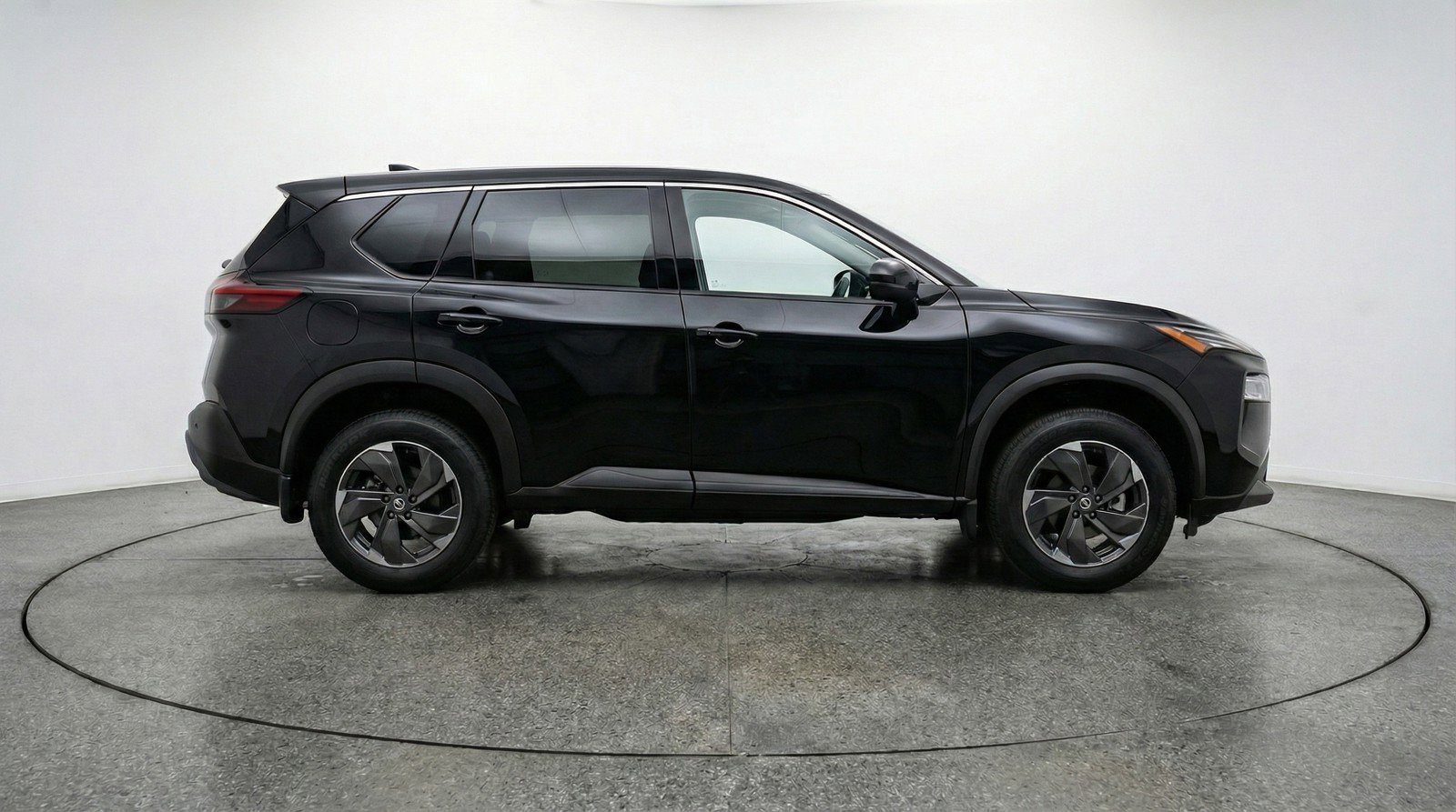 Used 2025 Nissan Rogue SV image 11