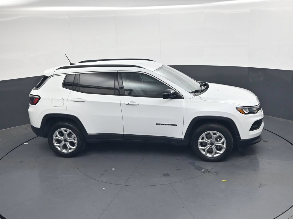 Used 2025 Jeep Compass Latitude AWD/4WD image 25