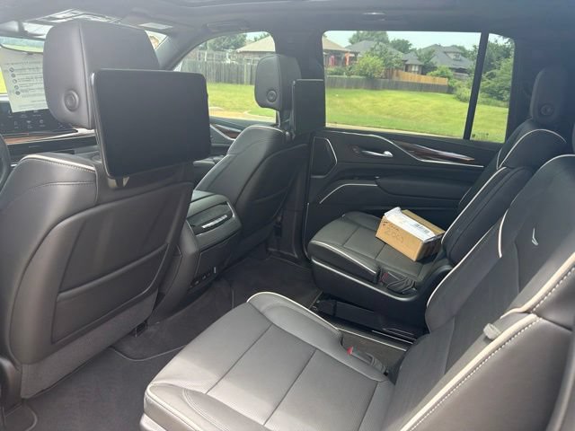 Certified 2024 Cadillac Escalade ESV Premium Luxury w/ Performance Package AWD/4WD image 21