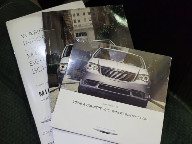 Used 2015 Chrysler Town & Country Touring w/ Driver Convenience Group image 56