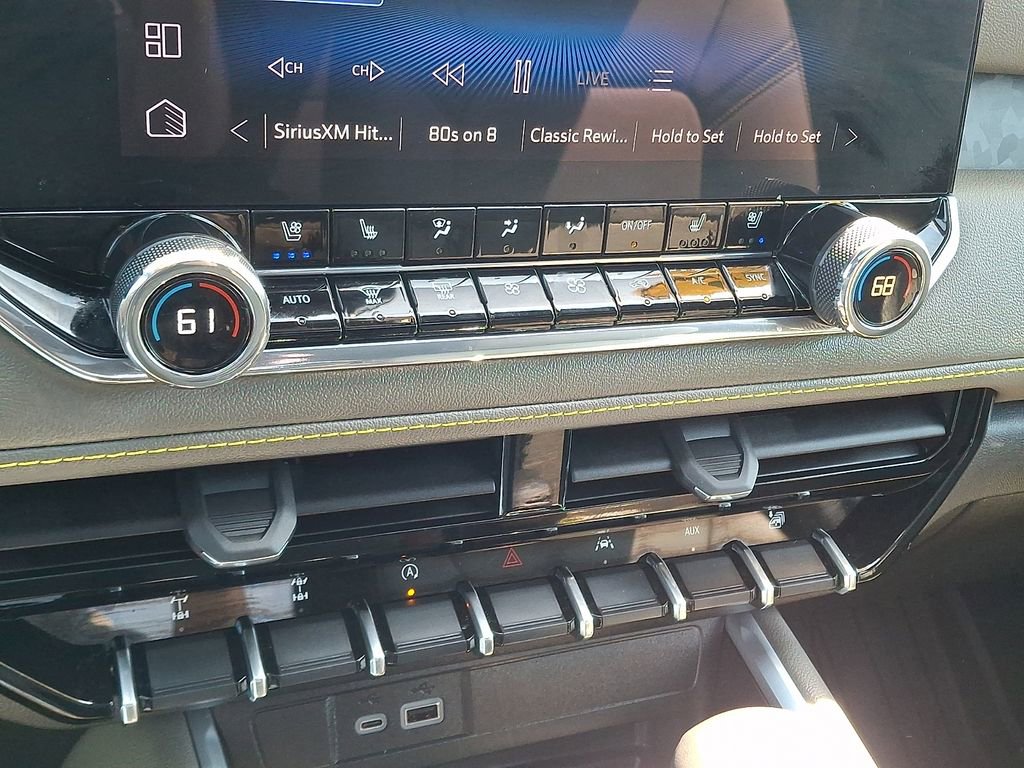 Used 2025 Chevrolet Colorado ZR2 w/ Midnight Edition image 18