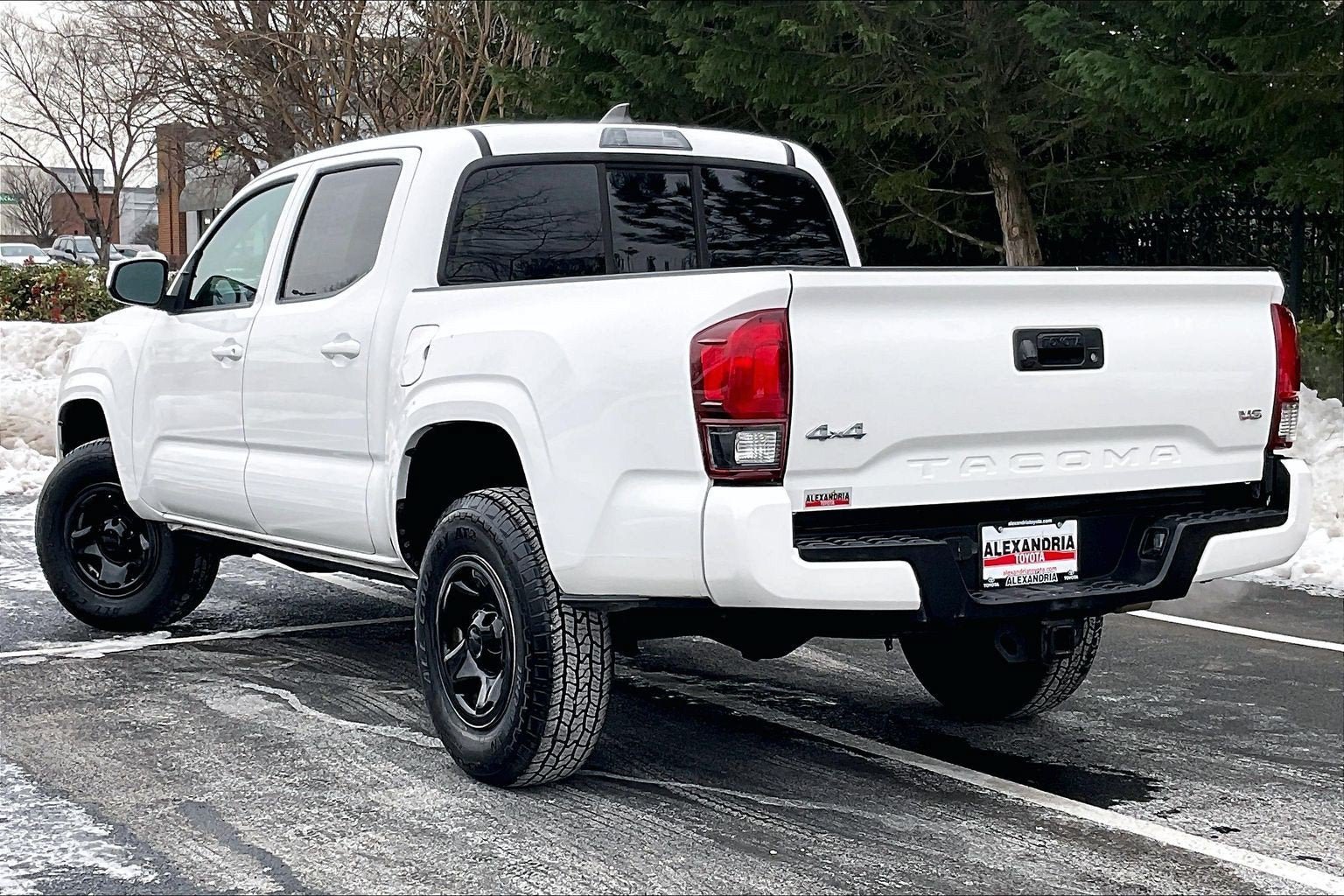 Used 2020 Toyota Tacoma SR AWD/4WD image 10