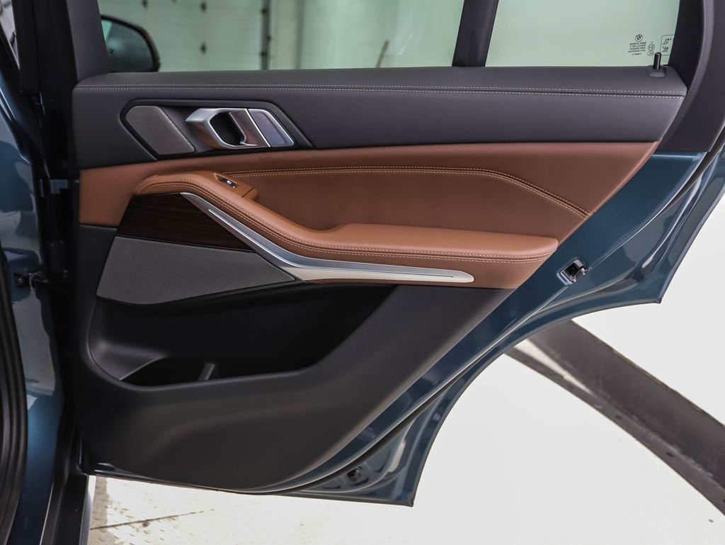 New 2026 BMW X5 xDrive50e w/ Premium Package image 25
