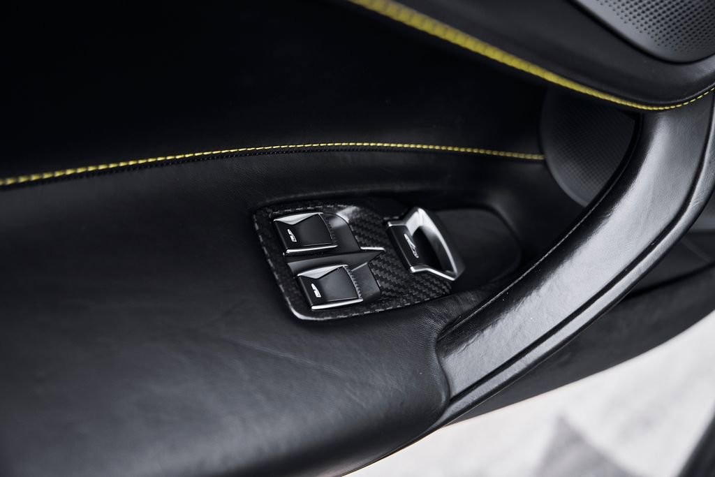 Used 2021 McLaren 720S Luxury RWD image 31
