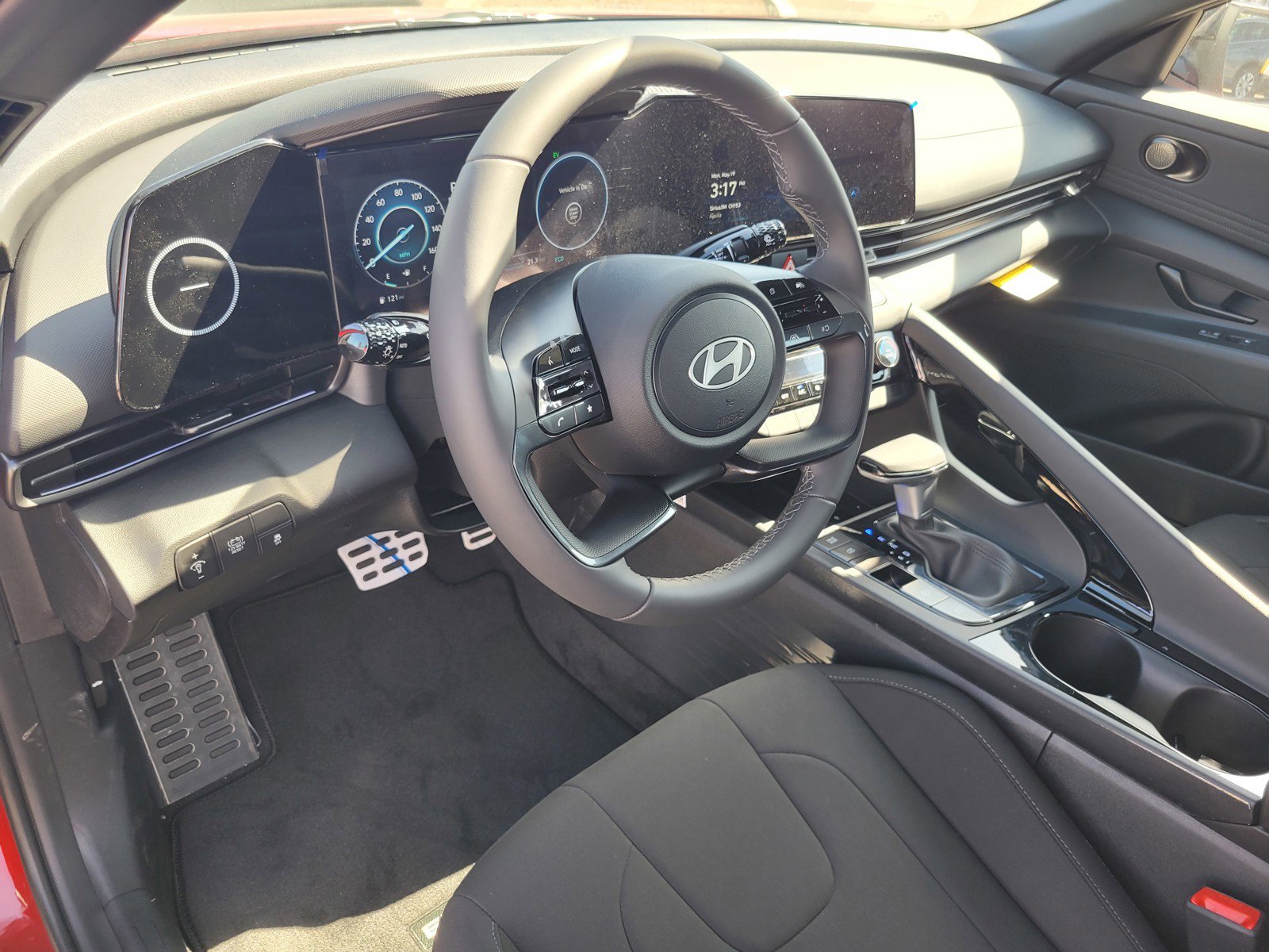 New 2025 Hyundai Elantra SEL image 14