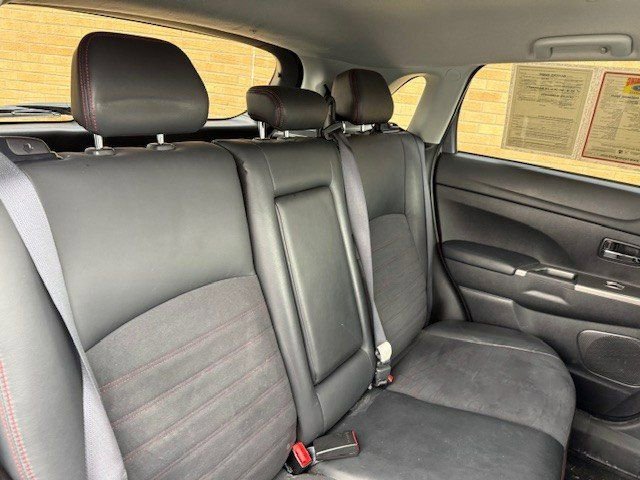 Used 2022 Mitsubishi Outlander Sport SE image 25