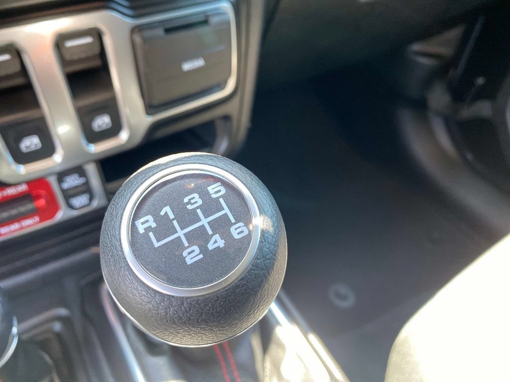 Used 2022 Jeep Wrangler Rubicon AWD/4WD image 17