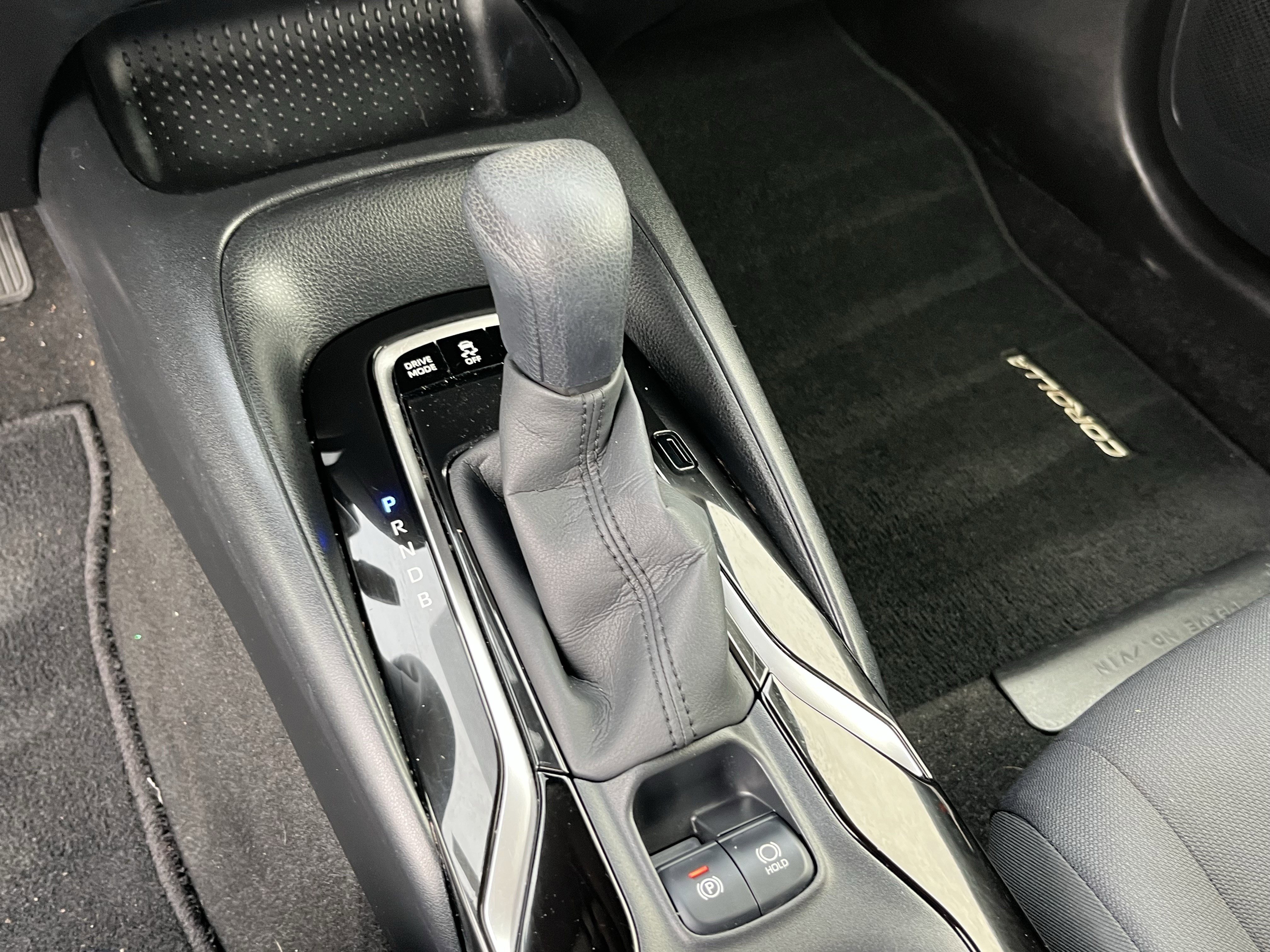 Used 2021 Toyota Corolla LE w/ Carpet Mat Package (TMS) image 22