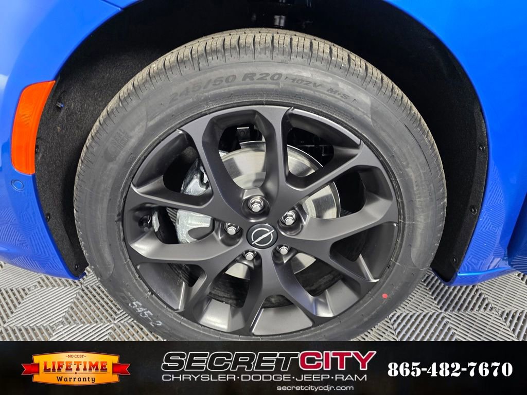 New 2026 Chrysler Pacifica Select w/ S Appearance Package image 9