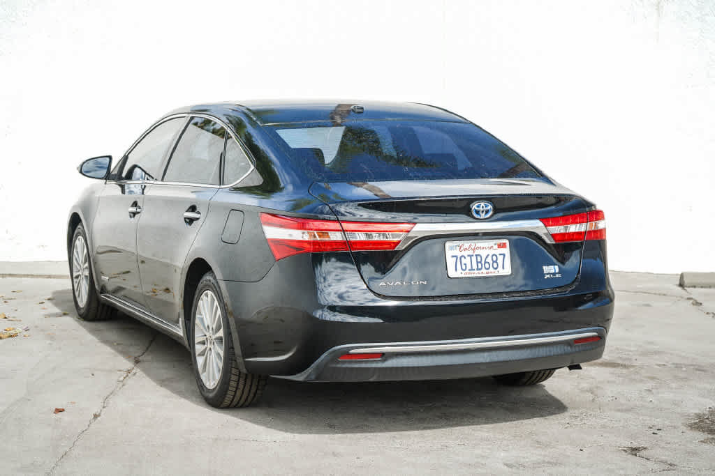 Used 2014 Toyota Avalon XLE Touring w/ Preferred Accessory Package FWD image 8