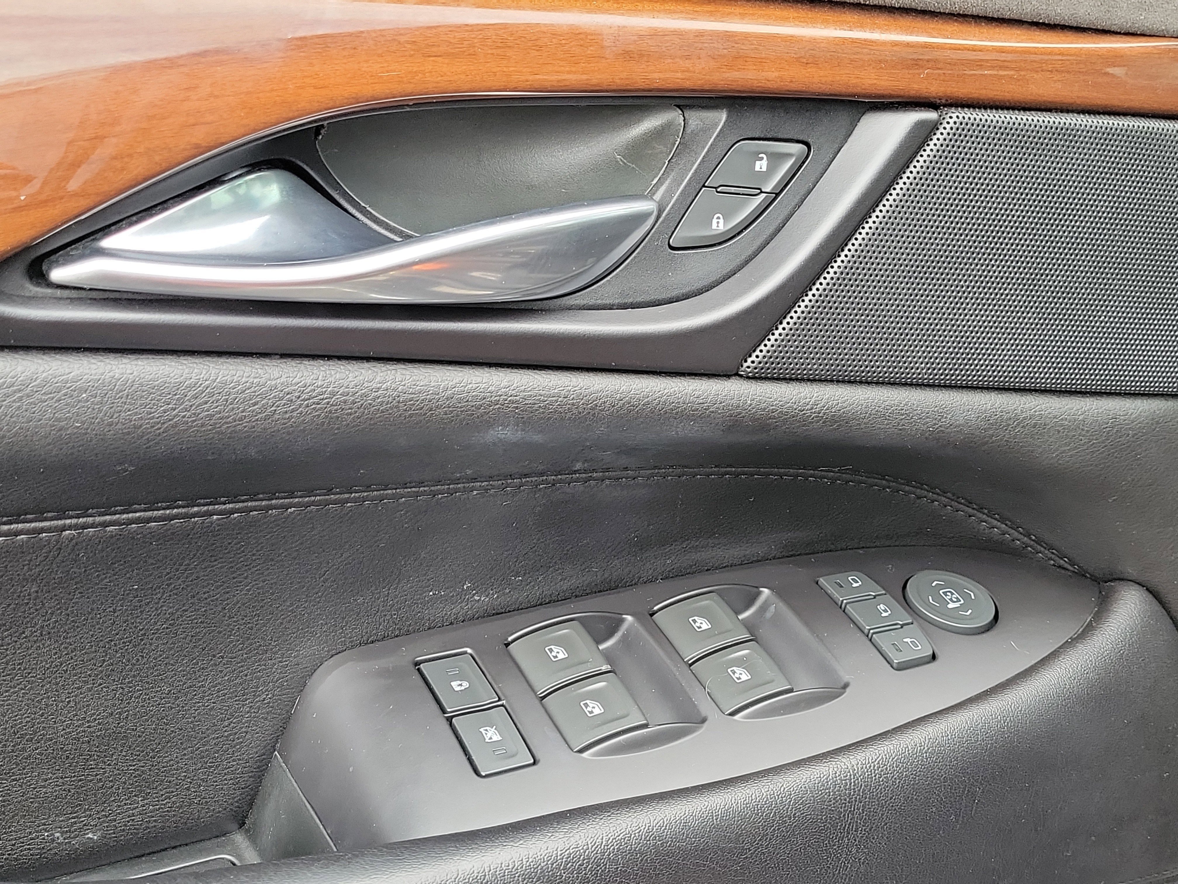 Used 2019 Cadillac Escalade ESV Luxury image 19