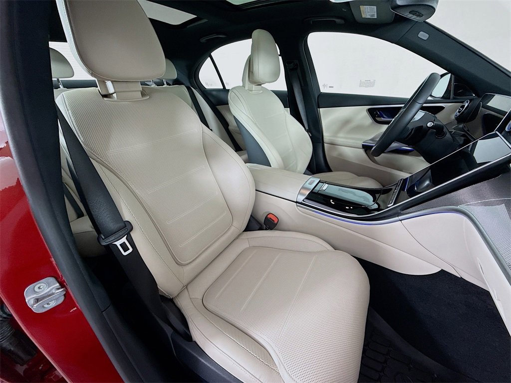 Used 2025 Mercedes-Benz C 300 4MATIC Sedan image 29
