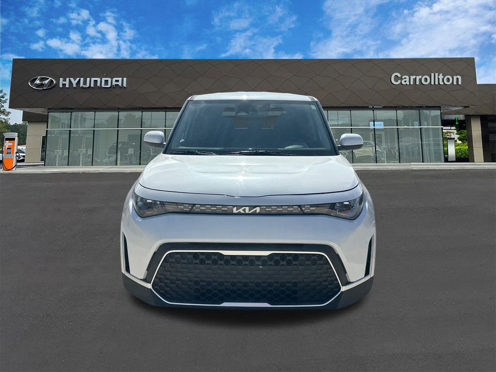 Used 2025 Kia Soul LX w/ LX Technology Package image 2
