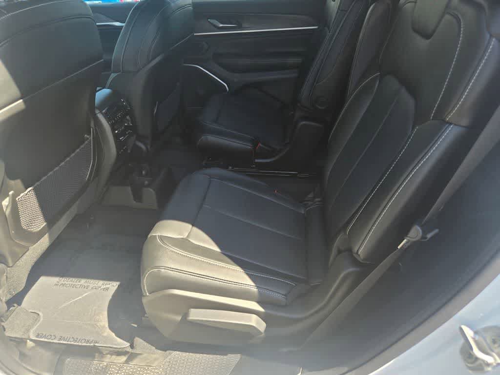 New 2026 Jeep Grand Cherokee L Limited AWD/4WD image 12