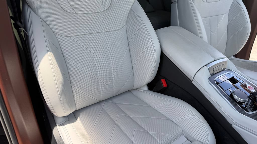 Used 2023 BMW XM AWD/4WD image 12