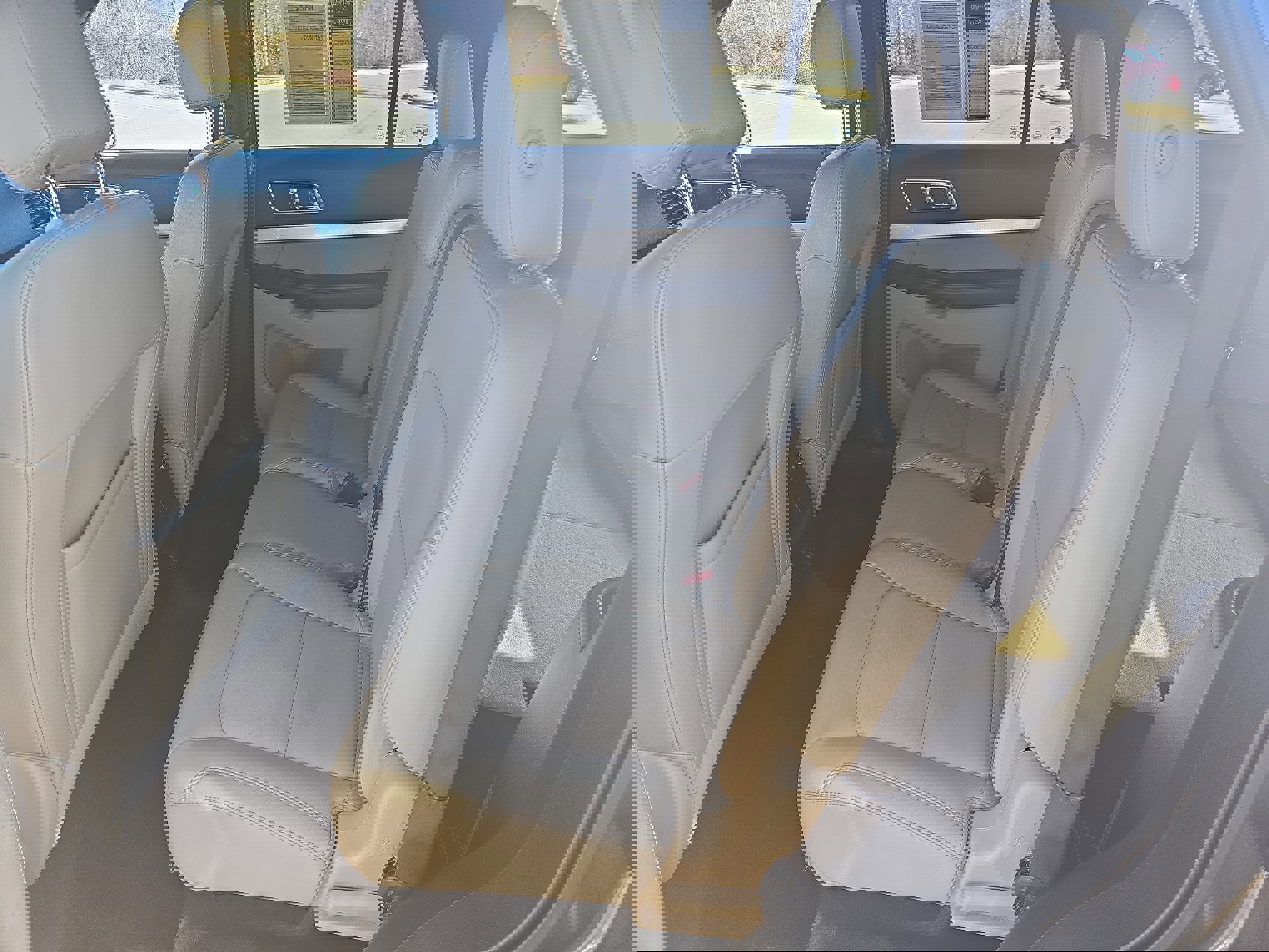 Used 2016 Ford Explorer XLT w/ Equipment Group 202A image 15