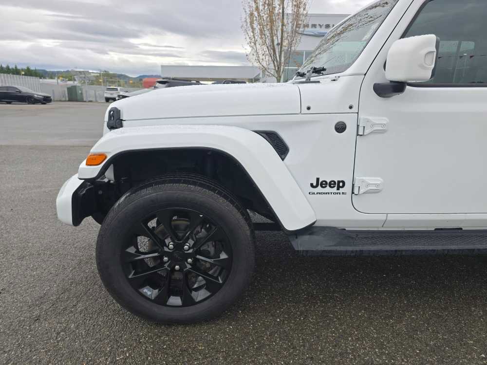 Used 2023 Jeep Gladiator Overland image 18