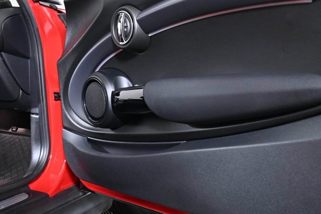 Used 2023 MINI Cooper 2-Door Hardtop FWD image 29